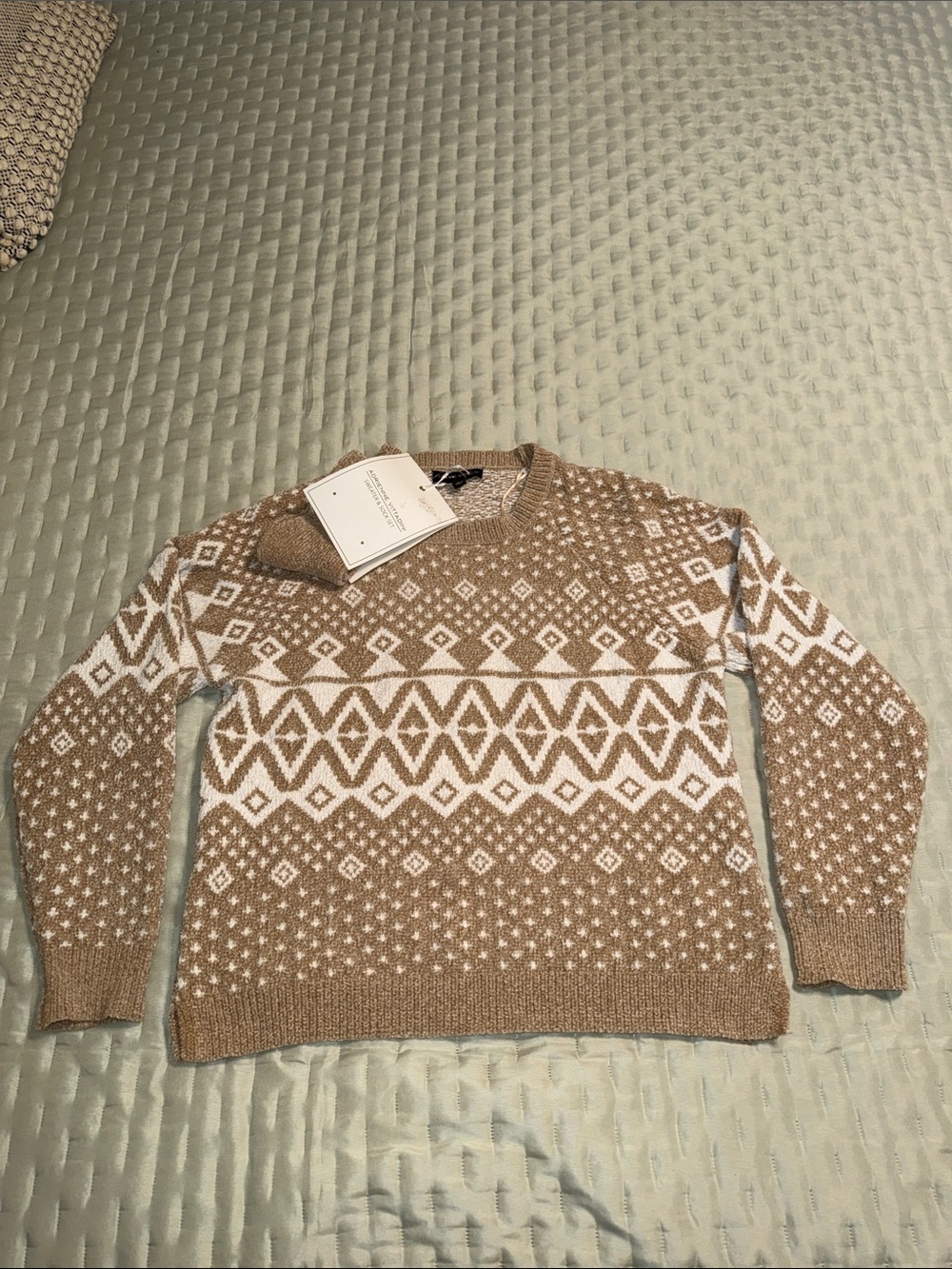 New Adrienne Vittadini Tan & White Fair Isle Crewneck Sock & Sweater Set